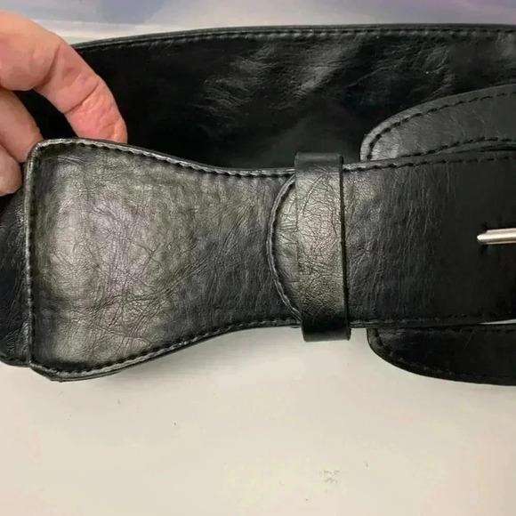 Soft, black vegan  leather waist belt, silver hardware, padded buckle - Picture 4 of 5